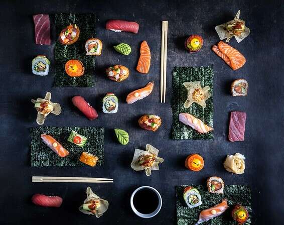 סושי של הסיטארה // צילום: יהונתן בן חיים